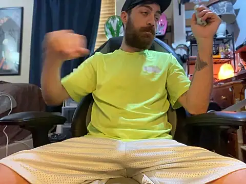 Snapshot of slutty_guy12 chatting on March 20, 4:53 pm slutty guy12 online show from March 20, 4:53 pm