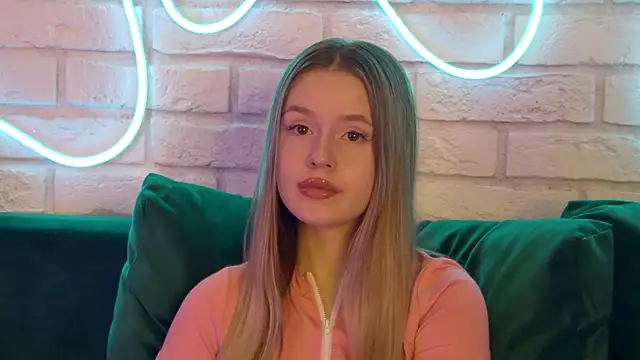 MilanaBalmain online show from March 18, 2:26 pm