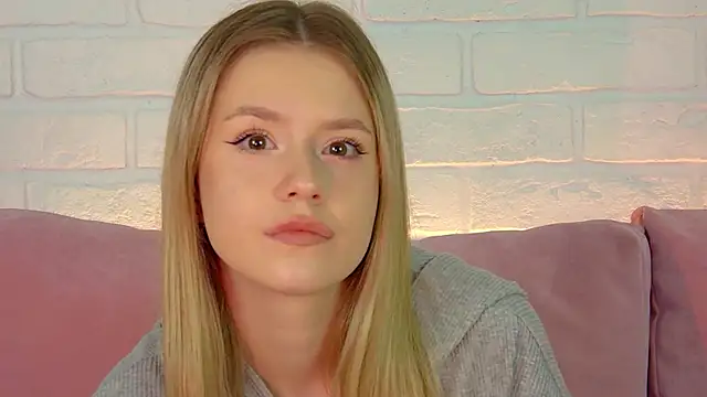 MilanaBalmain online show from October 1, 4:02 pm