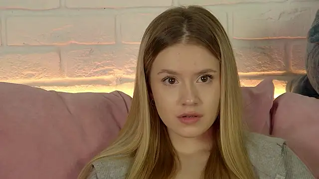 MilanaBalmain online show from October 15, 4:18 pm