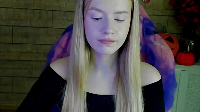 MilanaBalmain online show from November 3, 4:25 am