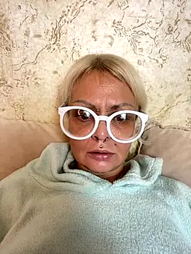 Gardener of Illusions online show from November 3, 3:52 am