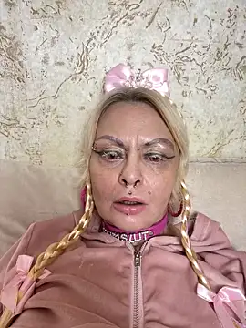 Snapshot of Gardener_of_Illusions chatting on March 10, 8:19 am Gardener of Illusions online show from March 10, 8:19 am