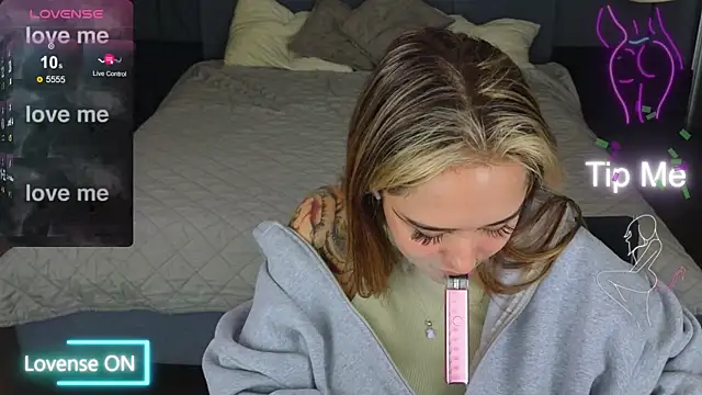 Snapshot of baby__kim chatting on September 20, 5:08 am baby  kim online show from September 20, 5:08 am