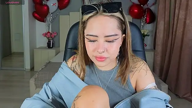 Snapshot of baby__kim chatting on October 2, 5:03 am baby  kim online show from October 2, 5:03 am