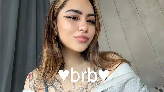 Snapshot of baby__kim chatting on October 18, 7:58 pm baby  kim online show from October 18, 7:58 pm