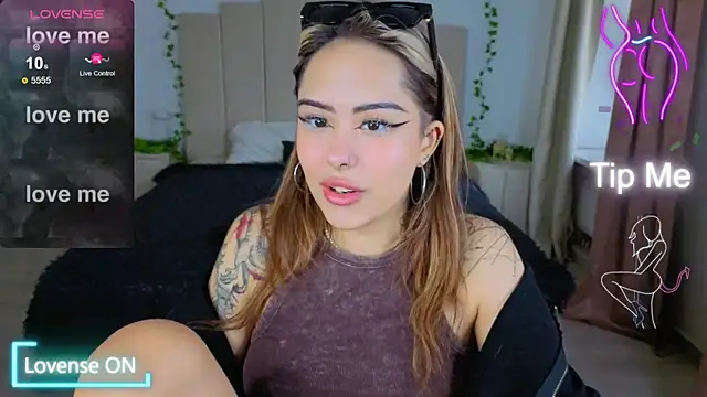 Snapshot of baby__kim chatting on October 29, 9:55 am baby  kim online show from October 29, 9:55 am