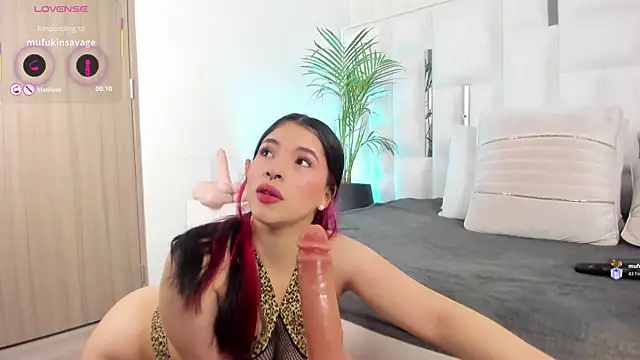 Snapshot of im_nika_ chatting on December 20, 1:18 pm im nika online show from December 20, 1:18 pm