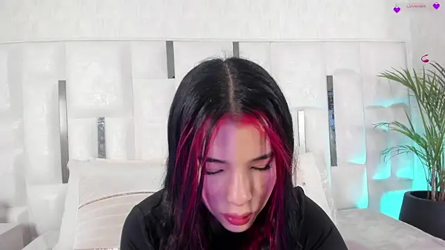 im nika  online show from March 26, 12:55 pm