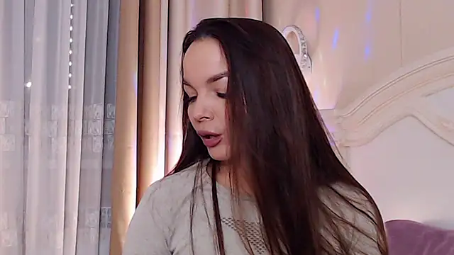Snapshot of Avylew chatting on February 1, 9:29 pm Avylew online show from February 1, 9:29 pm