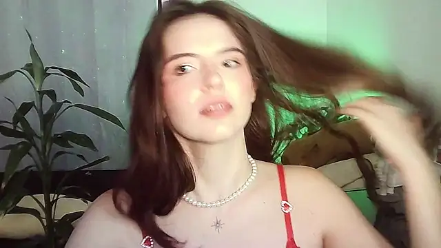 cherrybom969 online show from December 5, 6:11 am