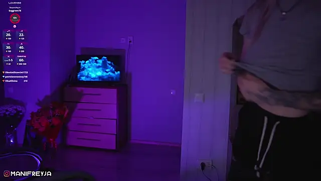 ManiFreyja online show from December 3, 2:36 am