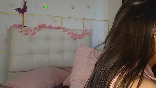 Snapshot of Madysson_leee chatting on March 4, 5:52 pm Madysson leee online show from March 4, 5:52 pm