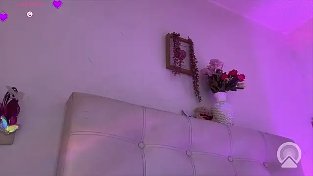 Snapshot of Madysson_leee chatting on May 7, 10:48 pm Madysson leee online show from May 7, 10:48 pm