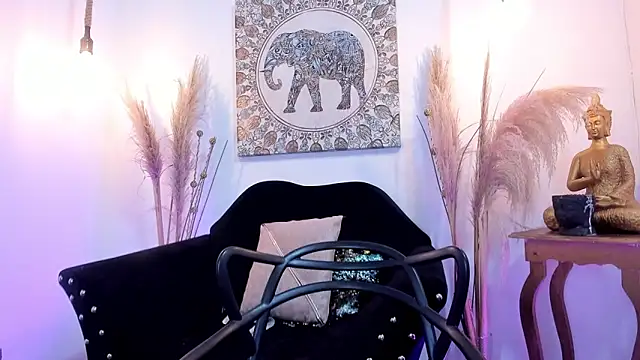 Snapshot of Gag_princeess chatting on February 28, 5:15 am Gag princeess online show from February 28, 5:15 am