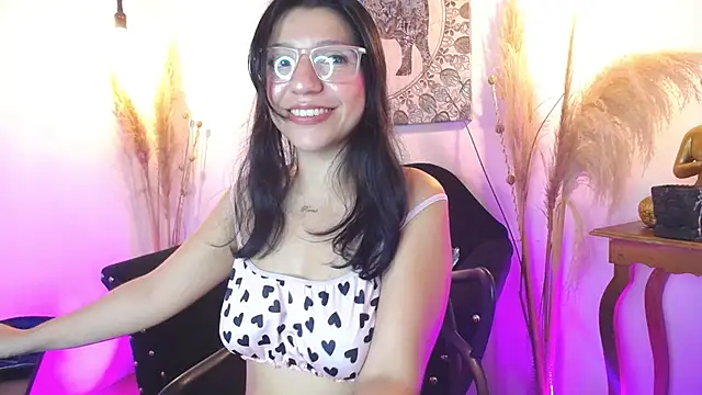 Snapshot of Gag_princeess chatting on March 2, 4:50 am Gag princeess online show from March 2, 4:50 am