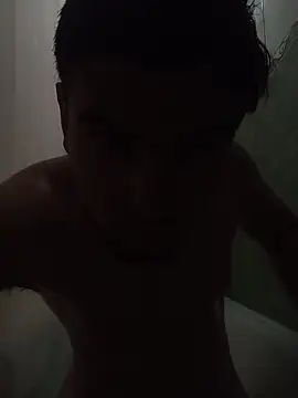 Snapshot of enzis3 chatting on February 13, 2:02 pm enzis3 online show from February 13, 2:02 pm