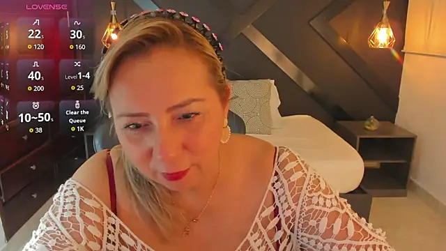 Snapshot of andre_soto_ chatting on February 19, 1:45 am andre soto online show from February 19, 1:45 am