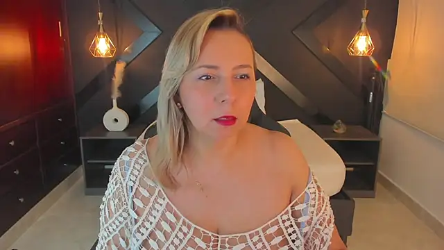 Snapshot of andre_soto_ chatting on February 26, 1:26 am andre soto online show from February 26, 1:26 am