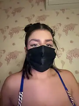 shanelle0 online show from May 2, 11:10 pm