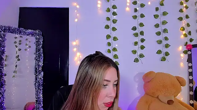 JanneKim online show from March 6, 1:40 pm