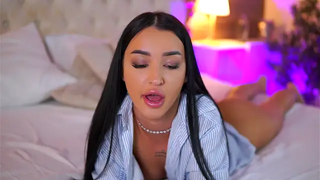 DeniseDevilles online show from February 1, 2:02 pm