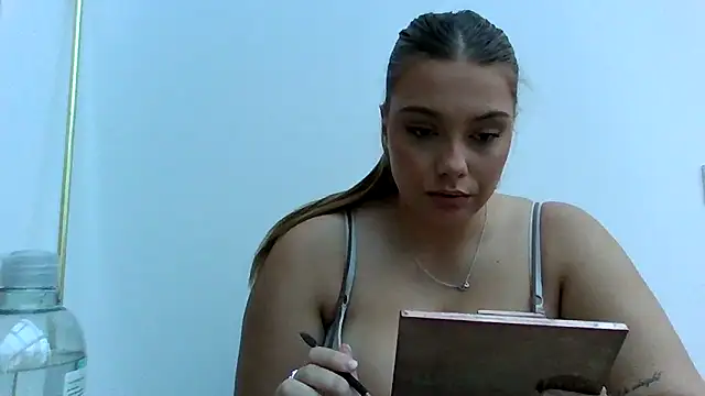 Krystal Tx online show from October 16, 4:52 pm