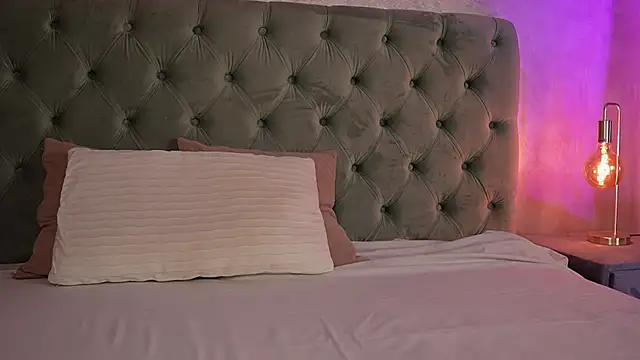 LucyWilow online show from May 5, 4:31 am