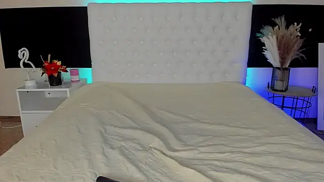 KristiVegass online show from March 8, 10:00 am