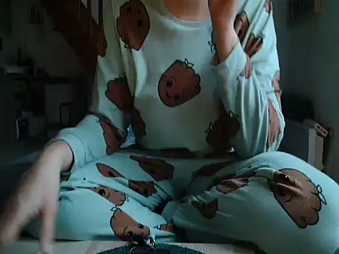 Snapshot of Lauzo21 chatting on September 23, 5:32 am Lauzo21 online show from September 23, 5:32 am