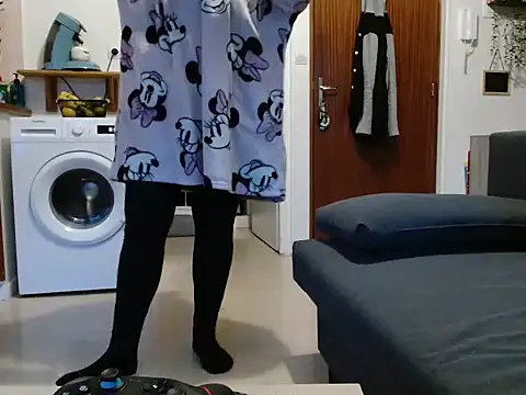 Snapshot of Lauzo21 chatting on October 8, 5:38 am Lauzo21 online show from October 8, 5:38 am