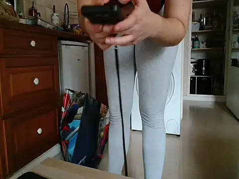 Snapshot of Lauzo21 chatting on October 27, 12:53 pm Lauzo21 online show from October 27, 12:53 pm