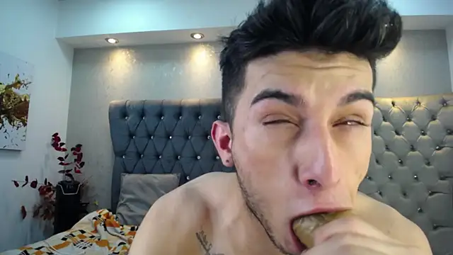 MrWilliseo online show from February 2, 11:11 pm