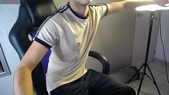 MrWilliseo online show from March 18, 8:12 pm