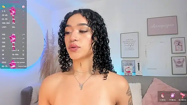 Crystal Dluna online show from March 17, 1:29 pm