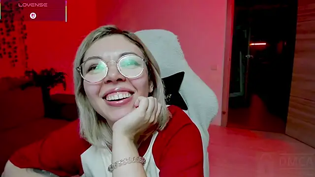 whoa-hoa-hoa-hoa-hoa online show from November 9, 2:37 pm