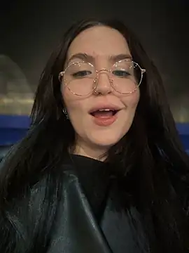 meow girl online show from December 1, 7:47 pm