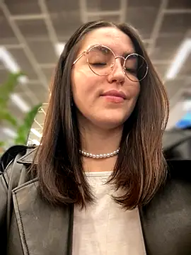 meow girl online show from November 26, 8:59 am