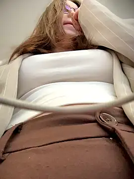 meow girl online show from May 3, 1:39 pm