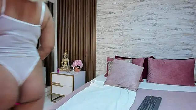 MadisonHunter2024 online show from January 22, 10:59 pm