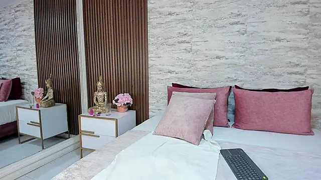 MadisonHunter2024 online show from February 3, 10:43 pm