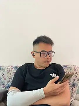 Snapshot of lixiaoshuai8 chatting on March 11, 4:43 am lixiaoshuai8 online show from March 11, 4:43 am