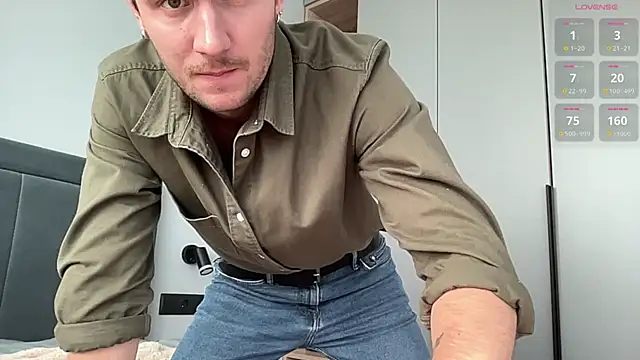 Snapshot of cute_mark chatting on September 21, 12:18 pm cute mark online show from September 21, 12:18 pm