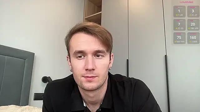 Snapshot of cute_mark chatting on October 6, 8:01 am cute mark online show from October 6, 8:01 am