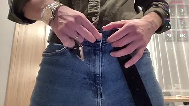 Snapshot of cute_mark chatting on October 21, 3:18 am cute mark online show from October 21, 3:18 am