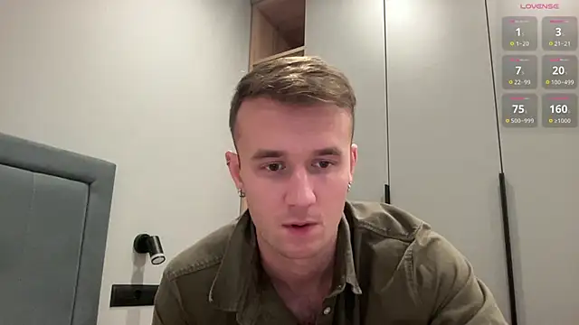 Snapshot of cute_mark chatting on October 28, 5:15 pm cute mark online show from October 28, 5:15 pm