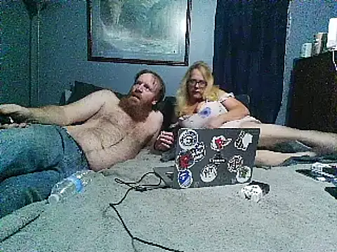 Snapshot of letsgetdirty1981 chatting on January 27, 7:56 am letsgetdirty1981 online show from January 27, 7:56 am