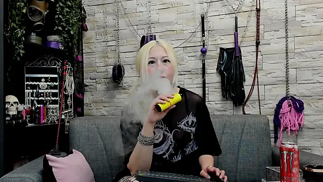 Snapshot of CruelMistress chatting on September 10, 11:49 pm CruelMistress online show from September 10, 11:49 pm