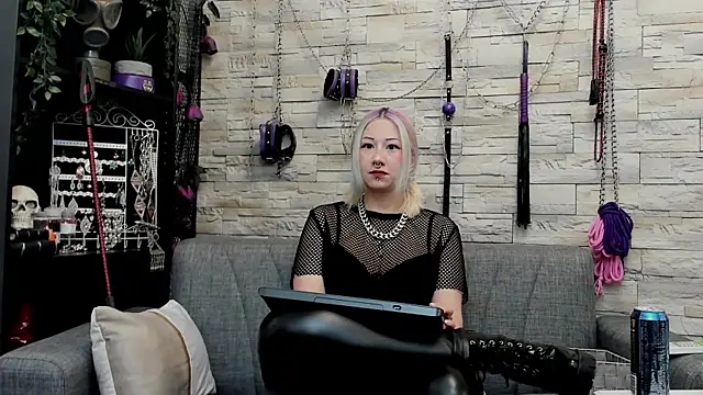 CruelMistress online show from May 7, 12:49 am