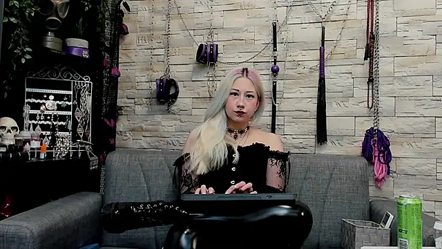 CruelMistress online show from May 10, 12:49 am